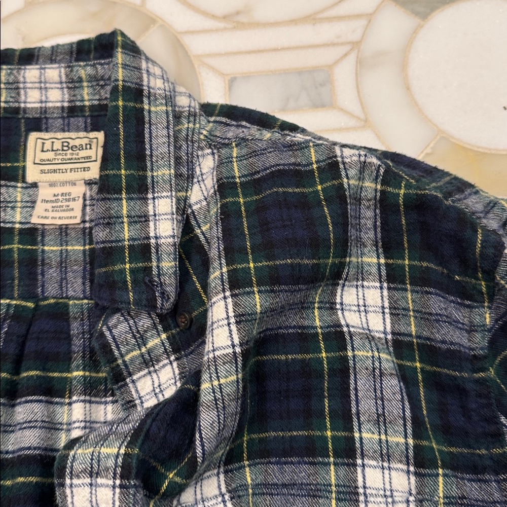 Vintage (2010s) L.L. Bean Men's Plaid Shirt 100% cotton